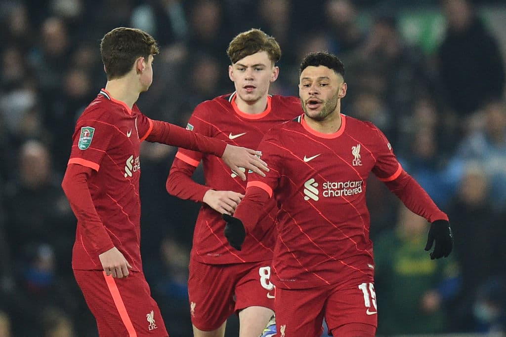 Chelsea vence tranquilamente 0-2 al Brentford, Liverpool sufre frente al Leicester City y tras un empate 3-3 consiguen el pase en la tanda de penaltis, Tottenham sabe aprovechar su localía y vencen 2-1 al west Ham United.