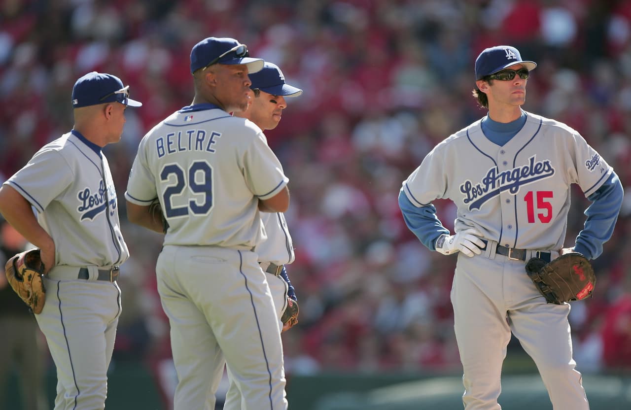 El cuatro veces seleccionado al Juego de Estrellas y ganador de cinco Guantes de Oro debutó en las Mayores cuando tenía 19 años con los Dodgers en 1998, algo que agradeció a quien le abrió la puerta.