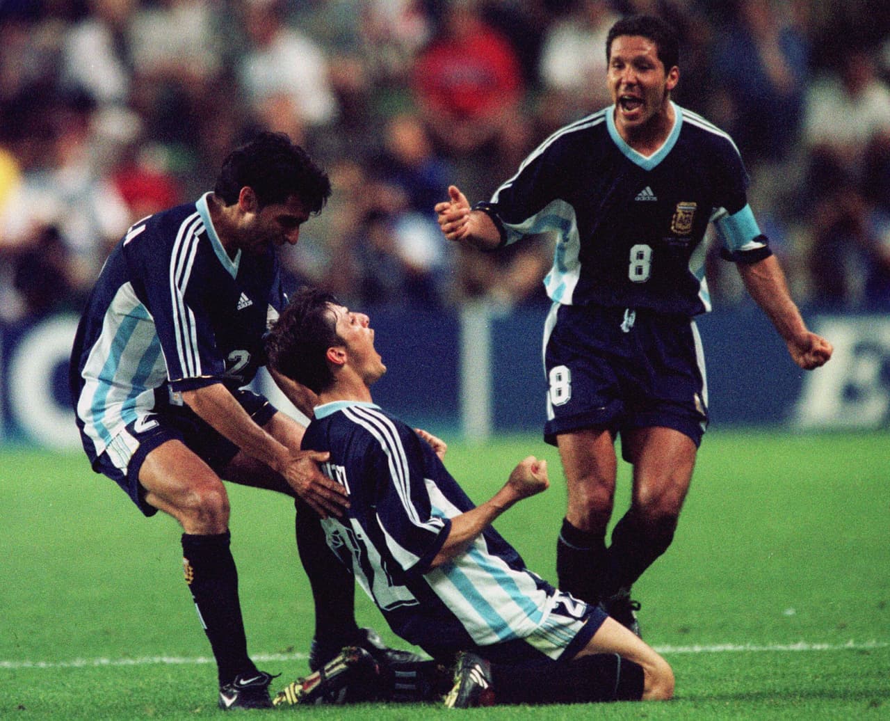 Uno de los goles que más recuerda es el que marcó ante la selección inglesa en el Mundial de Francia 1998. El tanto les permitió acceder a la siguiente ronda de la justa.