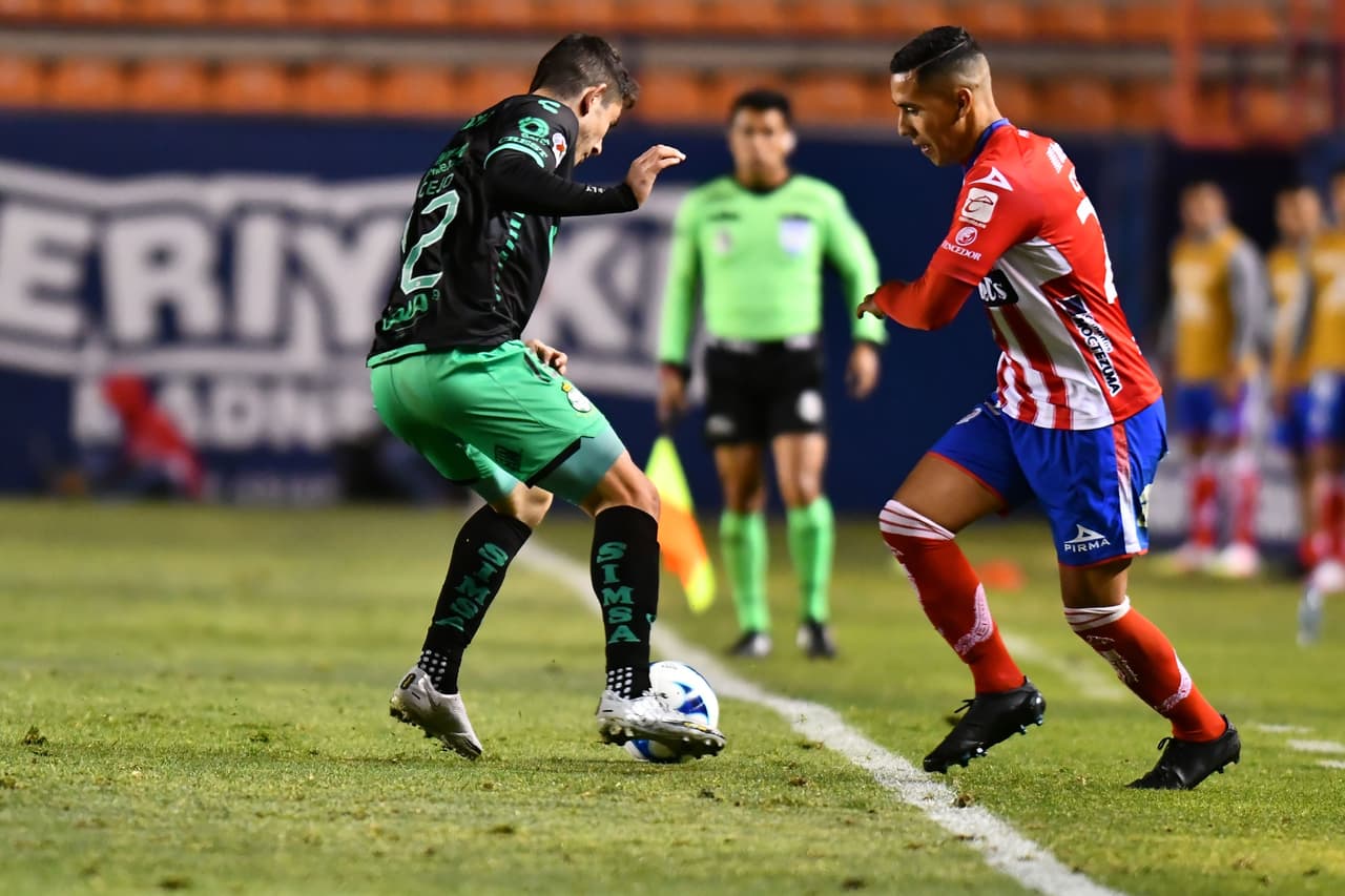 Un solitario gol de Nicolás Ibáñez al 15', Atlético San Luis vence 1-0 a Santos y suman tres unidades. Atlético San Luis se acerca a dos puntos de Santos, ya que llegan a 10 unidades y los Guerreros se quedan con 12.