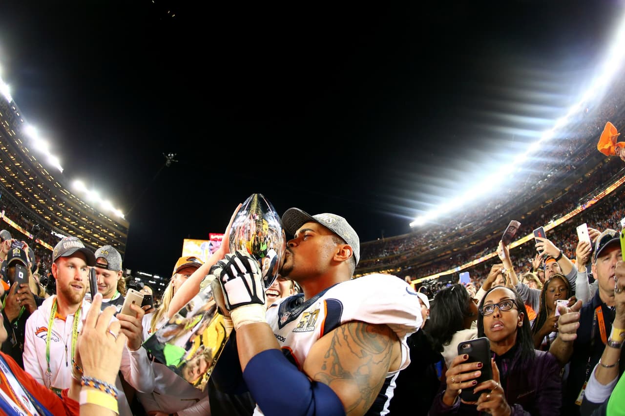 Así celebraron los Denver Broncos su triunfo en el Super Bowl 50 ante los Carolina Panthers 24-10.