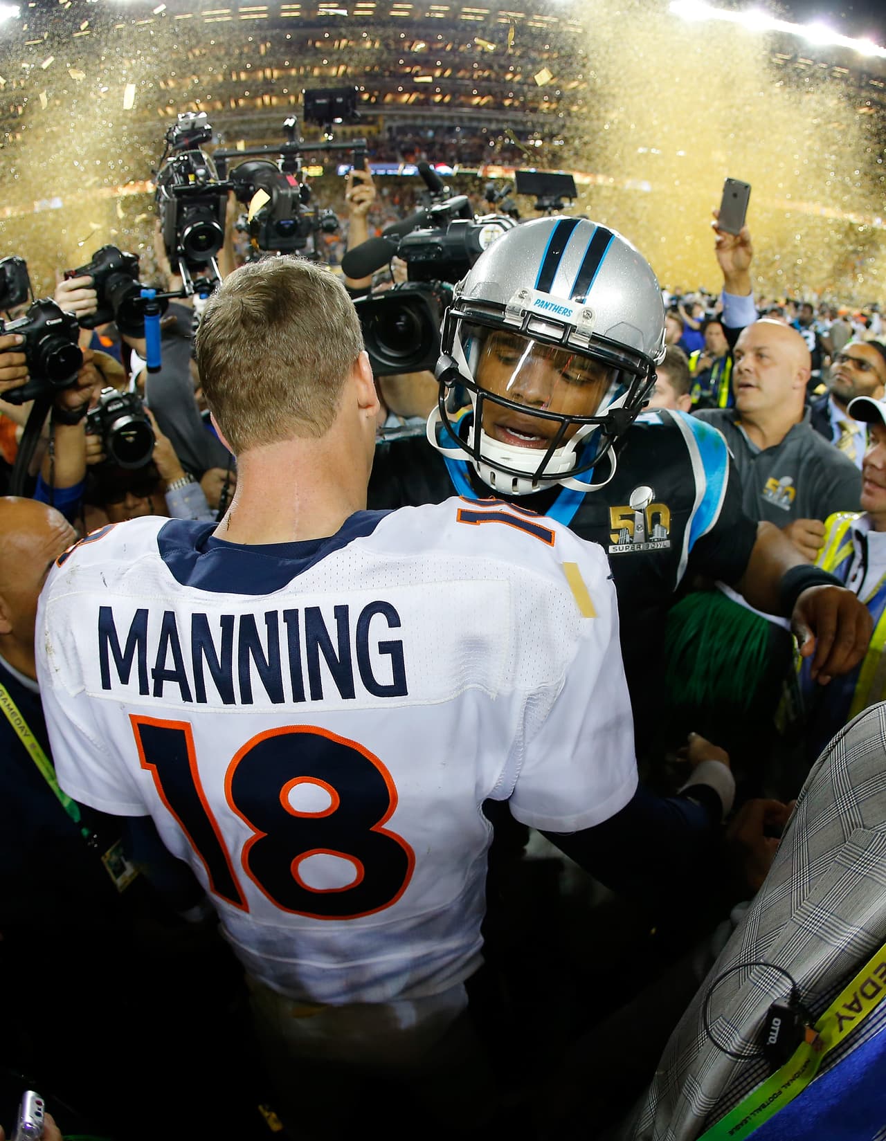 Así celebraron los Denver Broncos su triunfo en el Super Bowl 50 ante los Carolina Panthers 24-10.
