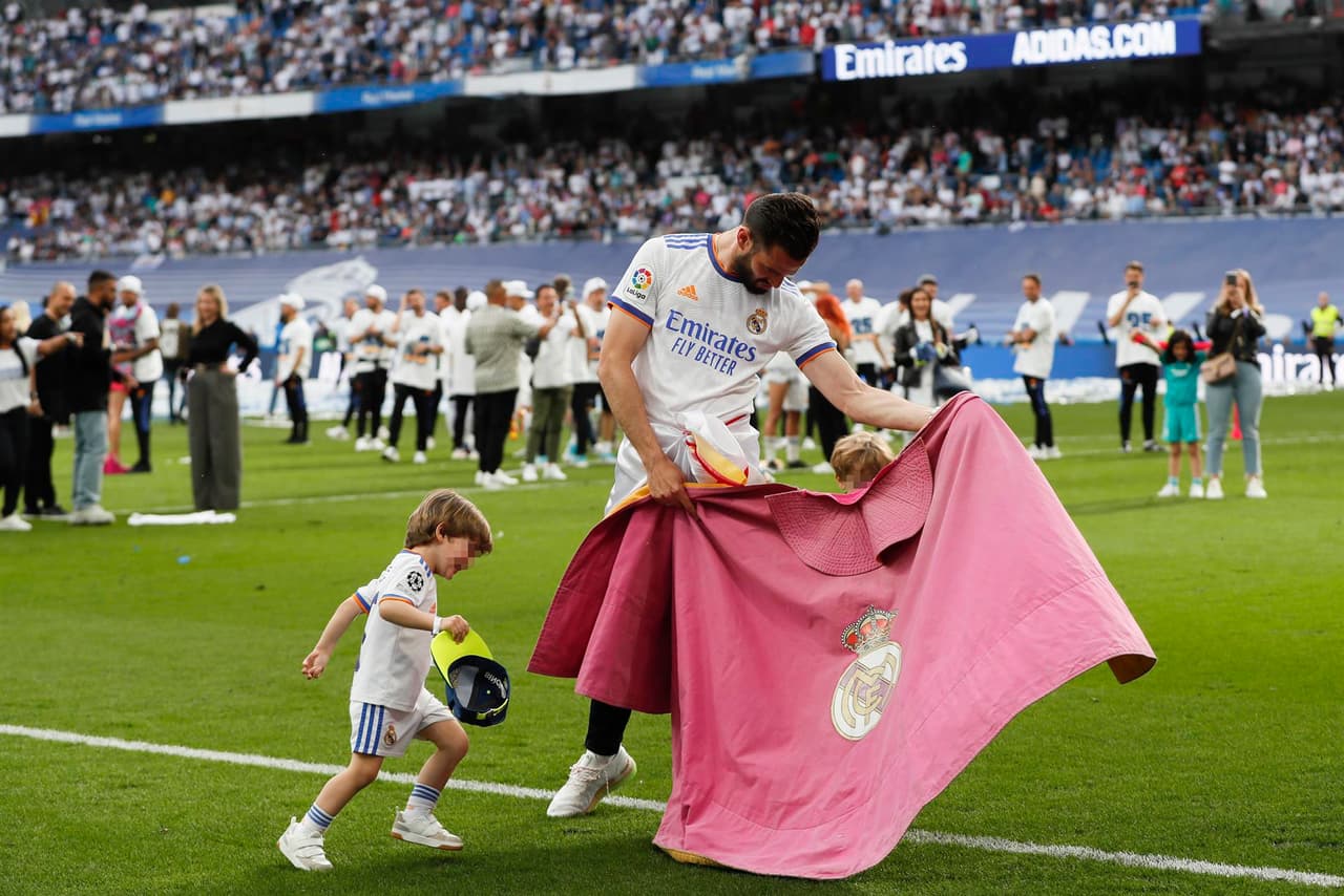 ¡Campeón de España! Real Madrid celebra el título 35 de Liga de su historia.