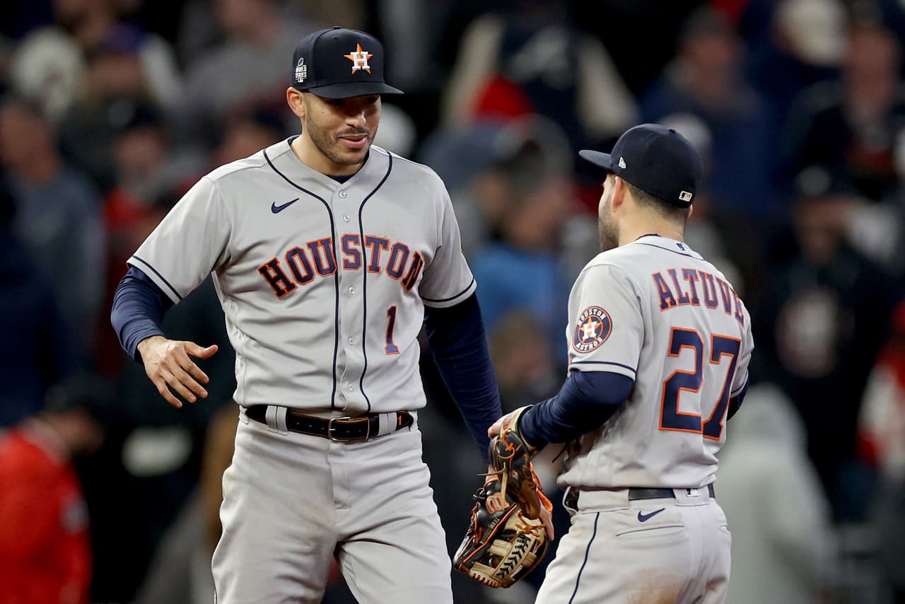 Los Astros lograron una remontada para ganar el quinto juego de la Serie Mundial con lo que evitaron que Atlanta se coronara ante su gente.