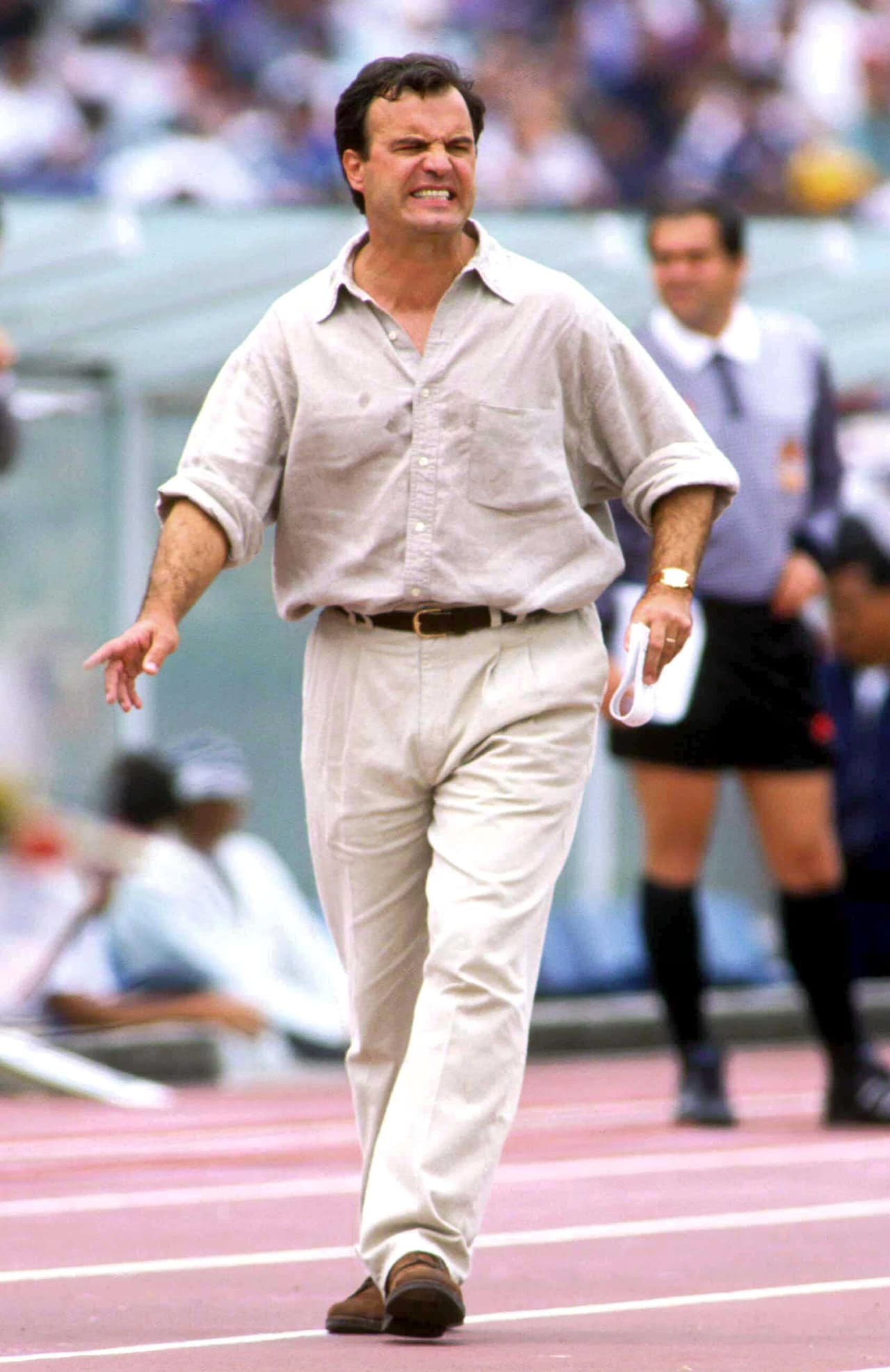 Marcelo Bielsa llegó en reemplazo de Benhakker al Nido de Coapa.