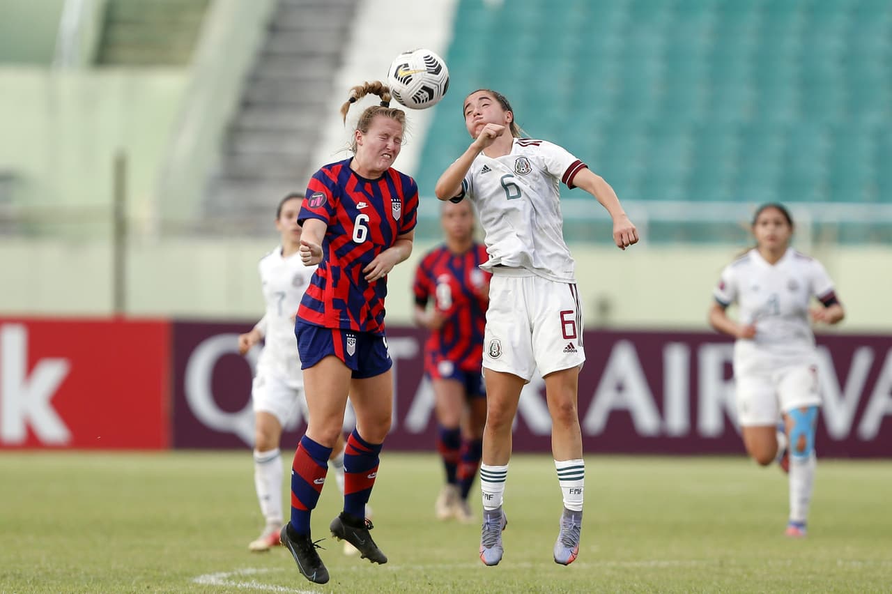 A minutos del descanso, los Estados Unidos encontraron el 2-0 por medio de Talia DellaPeruta, tanto que terminaría siendo el definitivo del título.