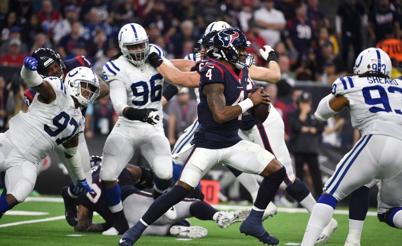 <b>Último cuarto: </b>La defensiva de los Colts detuvo a D. Watson en 4&10 cuando los Texans se perfilban para anotar y le devolvieron el balón a su ofensiva que controló el resto del partido.
<b> (Colts 21-7 Texans)</b>
<br>