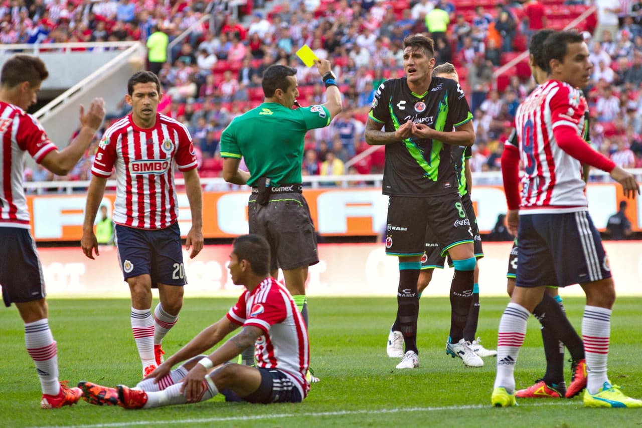 Gabriel Peñalba fue expulsado ante Chivas