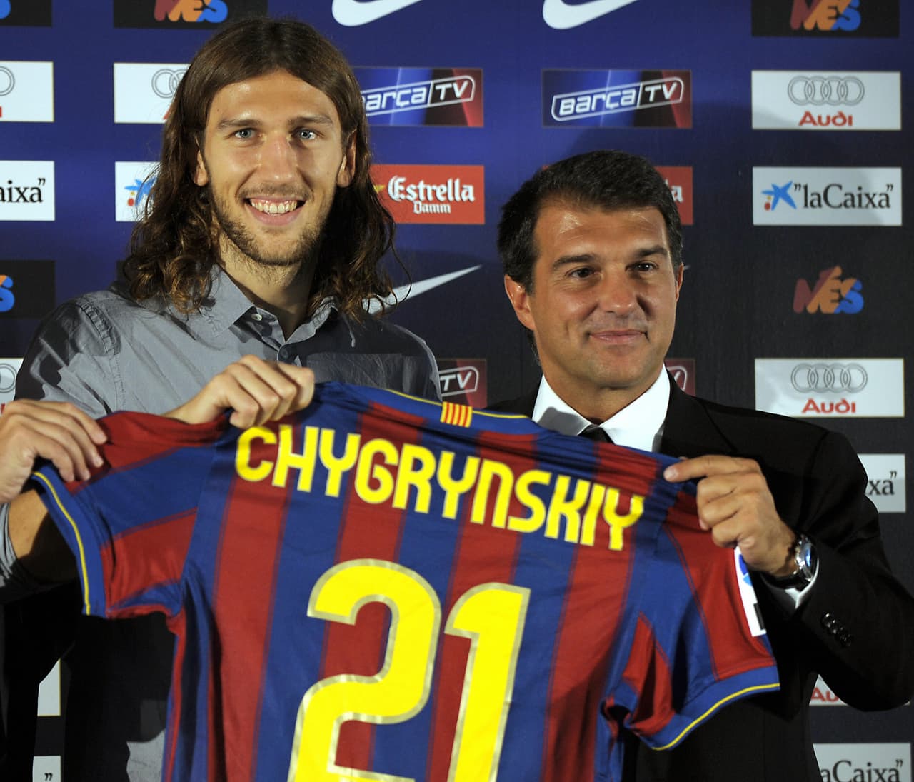 Aunque no salió como hubiesen querido, Dmitro Chygrynskiy llegó al Barcelona el 31 de agosto de 2009 procedente del Shakhtar Donetsk.