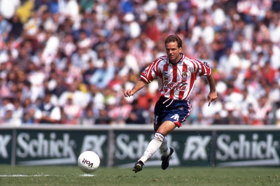 Luis García | Más tarde jugaría para las Chivas y disputaría una final de Liga.