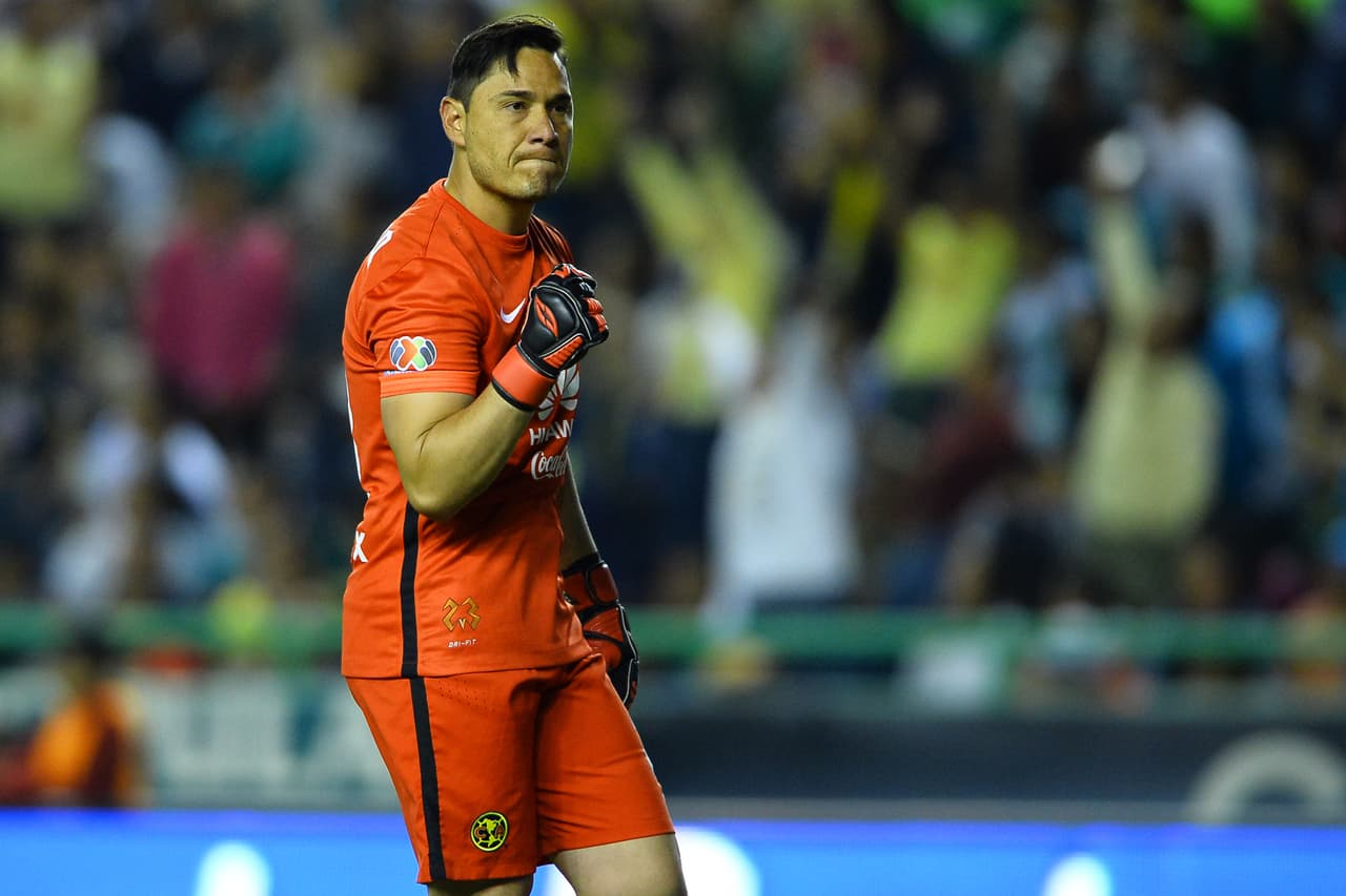 Aquella memorable noche en Arlington le valió a Muñoz el reconocimiento del fútbol mexicano y meterse de lleno en el debate por quien debe ser el portero titular de México por la nula actividad de Memo Ochoa. Moisés ha tomado la delantera defendiendo el arco mexicano en el vital choque por el boleto a Confederaciones ante Estados Unidos y arrancando la eliminatoria mundialista en el Azteca contra El Salvador.