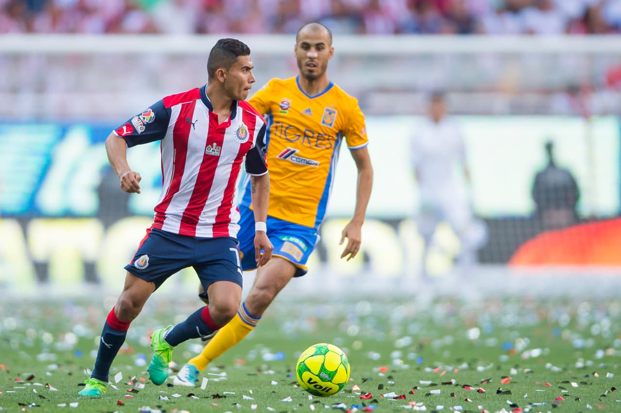 Orbelín Pineda, volante de Chivas: 4 millones de euros (aproximadamente 4,656,000 dólares).