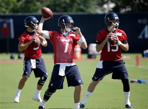 QBs al ataque: Tom Savage (3) y Ryan Mallett (15) (AP-NFL).