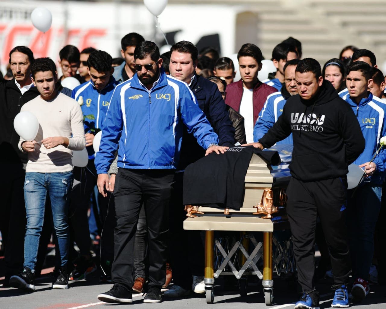 Martín Loera ganó una medalla en la olimpiada nacional; era promesa en los 100 metros planos. Se resistió a un asalto y murió de un balazo.
