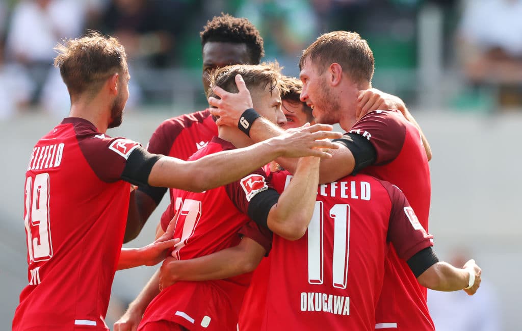 SpVgg Greuther Furth no deja que el Arminia Bielefeld se quede con os tres puntos y empatan 1-1.