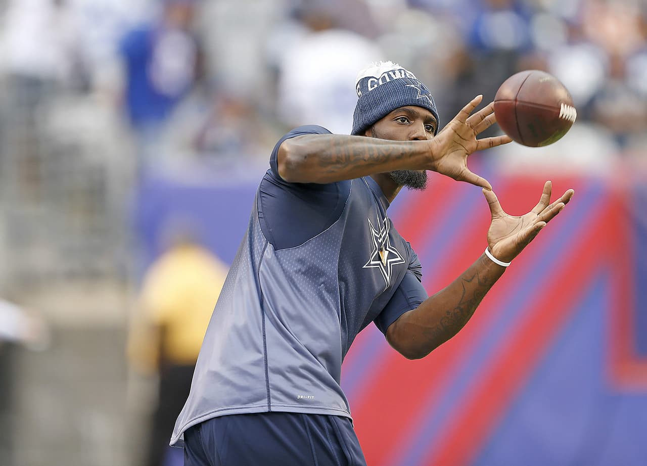 Dez Bryant practicó por primera vez desde que se fracturó un hueso de su pie derecho