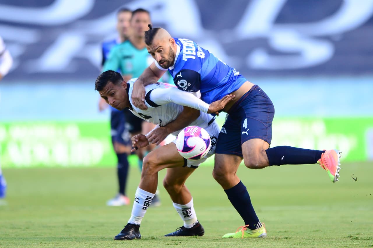 Kevin Ramírez responde para los Gallos y empatan el partido al minuto 88.