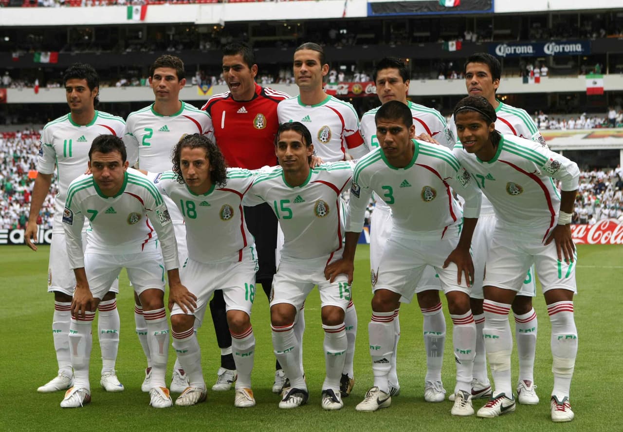 En 2010, este fue el jersey color blanco que utilizaron para el calificatorio de la Copa del Mundo 2010 contra Jamaica.
