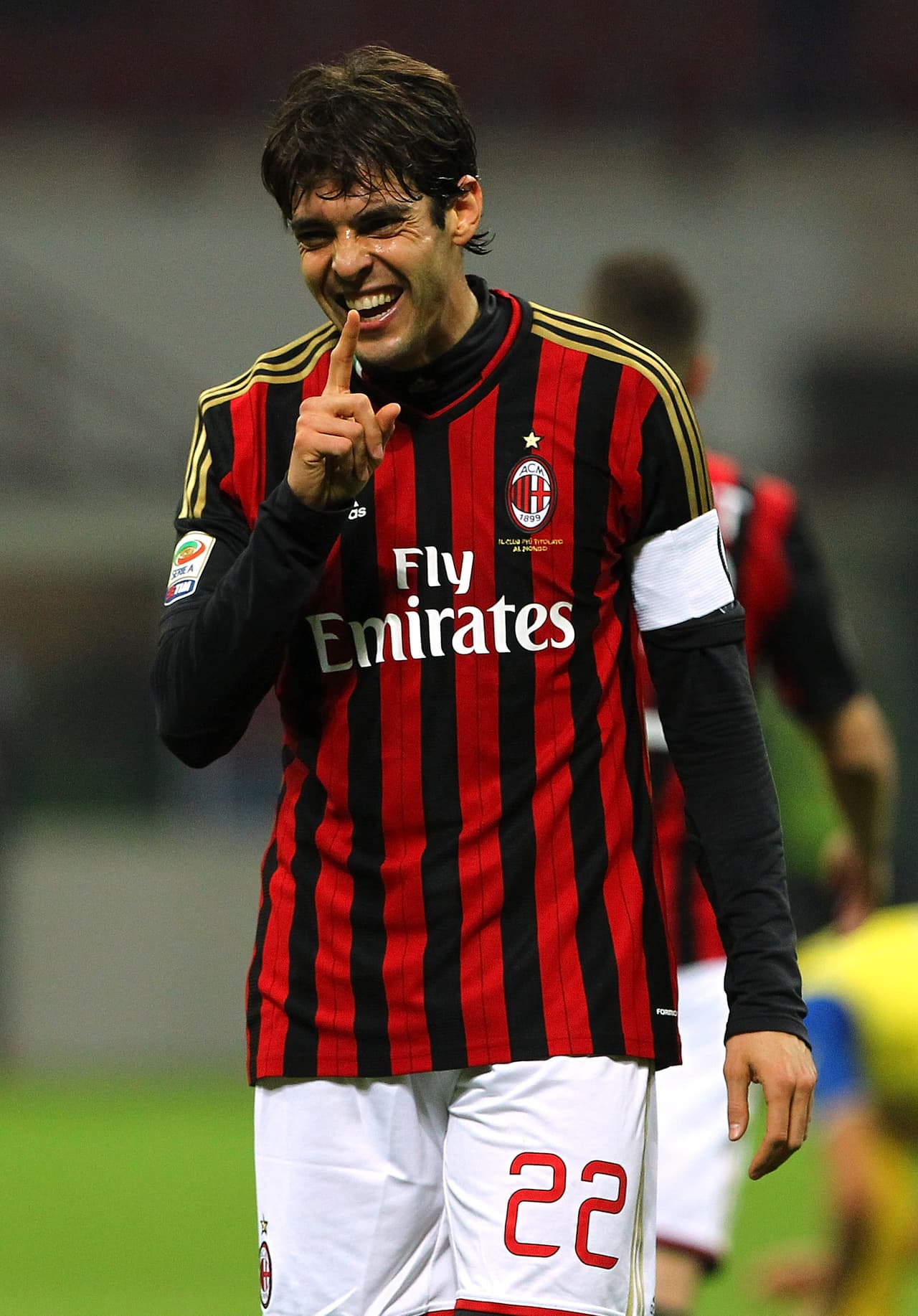 El 31 de agosto de 2013 se confirmó el regreso de Kaká al A.C. Milan por dos temporadas. El ídolo volvía a su casa tras un pésimo paso por el Real Madrid. No fue el mismo, pero fue un golpe de opinión en el mercado italiano.