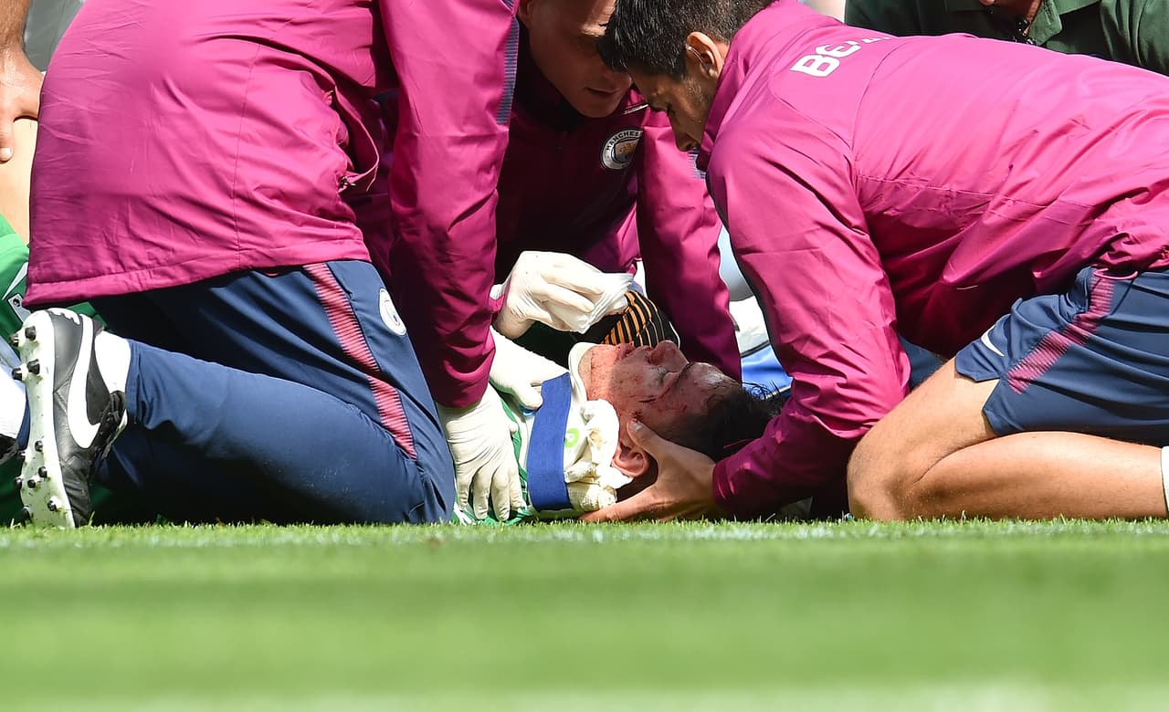 La atención fue inmediata y la preocupación fue muy grande ante el impacto que no le permitió ponerse en pie.