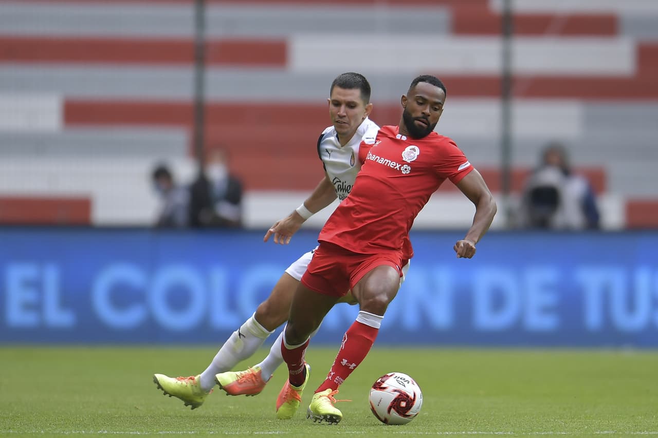 Con gol de Diego Hernández al minuto 60, el toluca consigue los tres puntos que los pone como líderes del torneo a la espera del resultado de Cruz Azul.