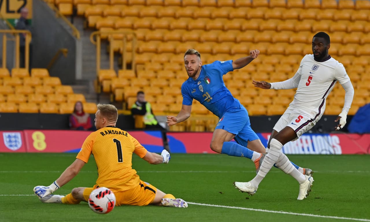 Inglaterra e Italia empataron sin goles en el Molineux Stadium, casa del Wolverhampton.
