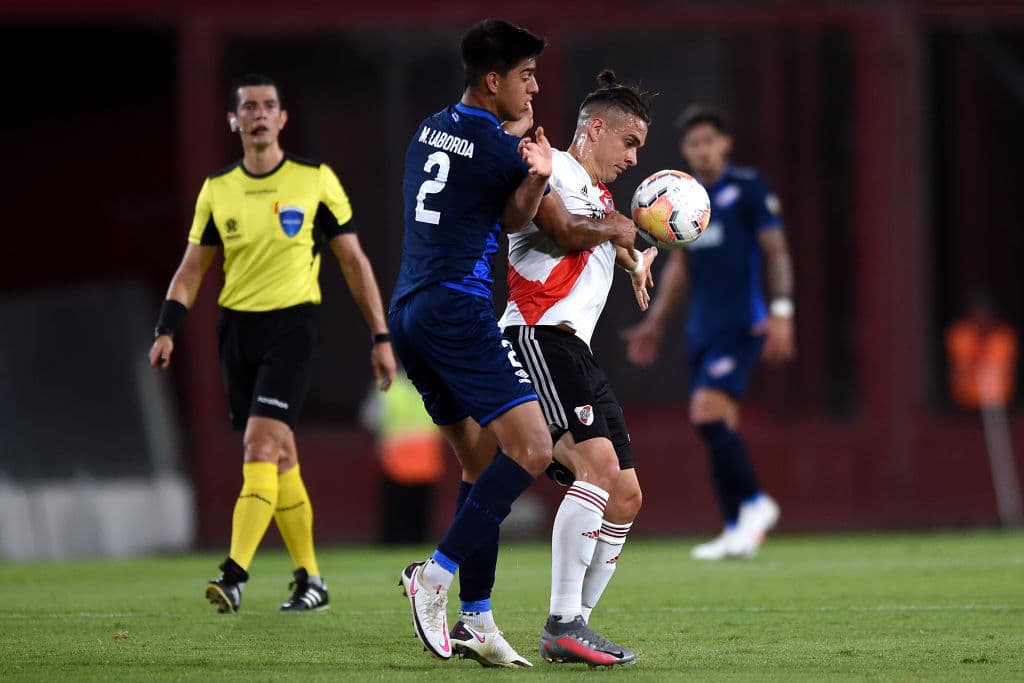 Con goles de Gonzalo Montiel al 67' y Bruno Zuculini al 90+6', River toma una cómoda ventaja en los cuartos de final.