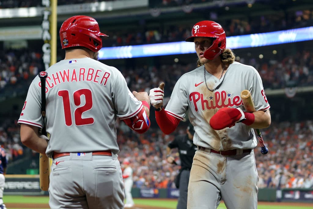 Alec Bohm acercó a Philadelphia gracias a un error, sin embargo no fue suficiente y los Astros ganaron.