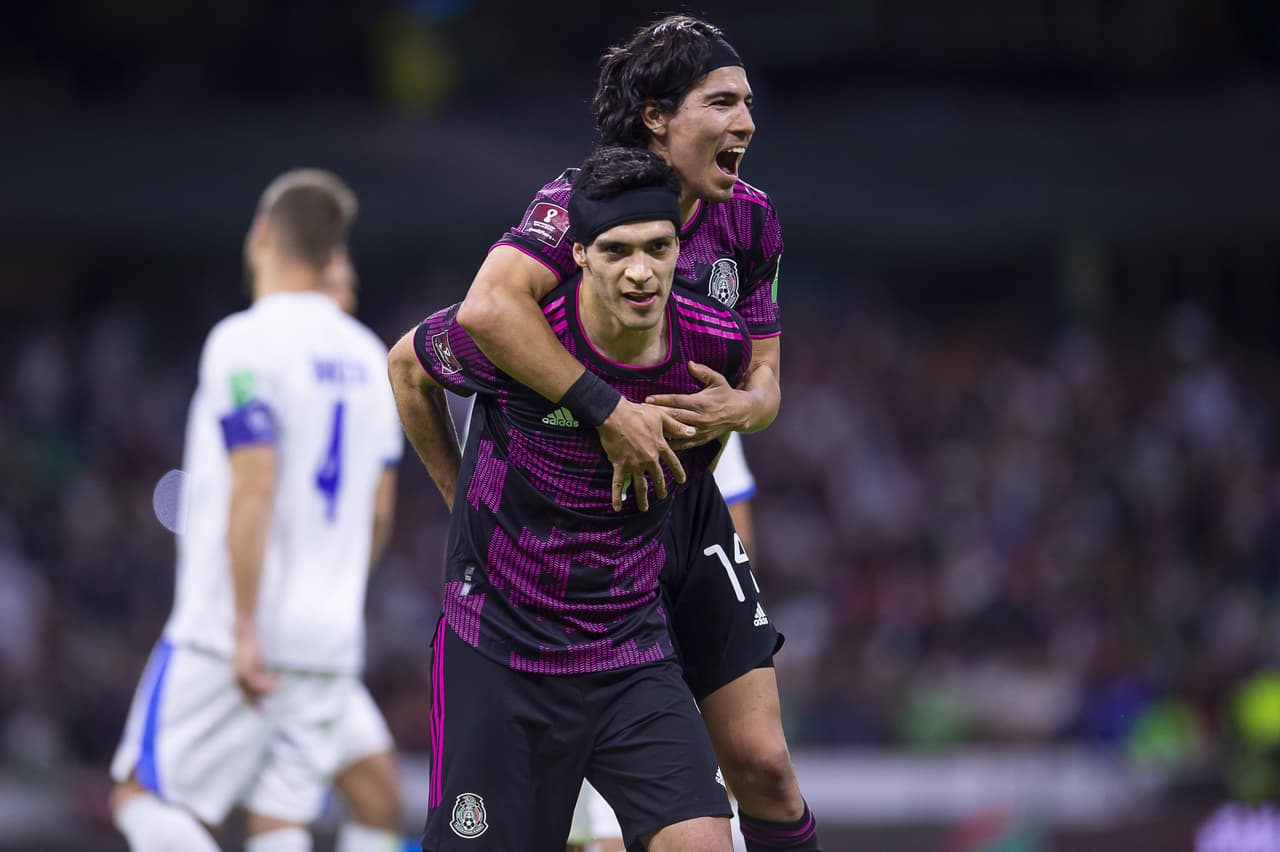 México selló su pase al Mundial con una victoria sobre El Salvador, gracias a los goles de Uriel Antuna y Raúl Jiménez.
