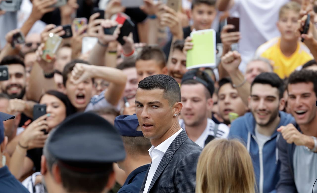 El portugués también tendrá la posibilidad de visitar la ciudad deportiva de la Continassa y de conocer al técnico, Massimiliano Allegri, y a sus nuevos compañeros.