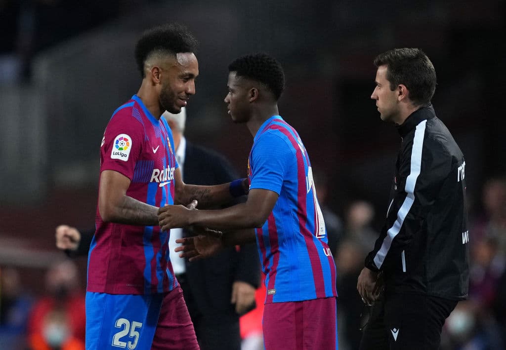 Barcelona venció y enredó al Mallorca del Vasco Aguirre, pues ahora el equipo del entrenador mexicano sigue fuera de puestos de descenso, pero solamente lo separa un punto del Granada.