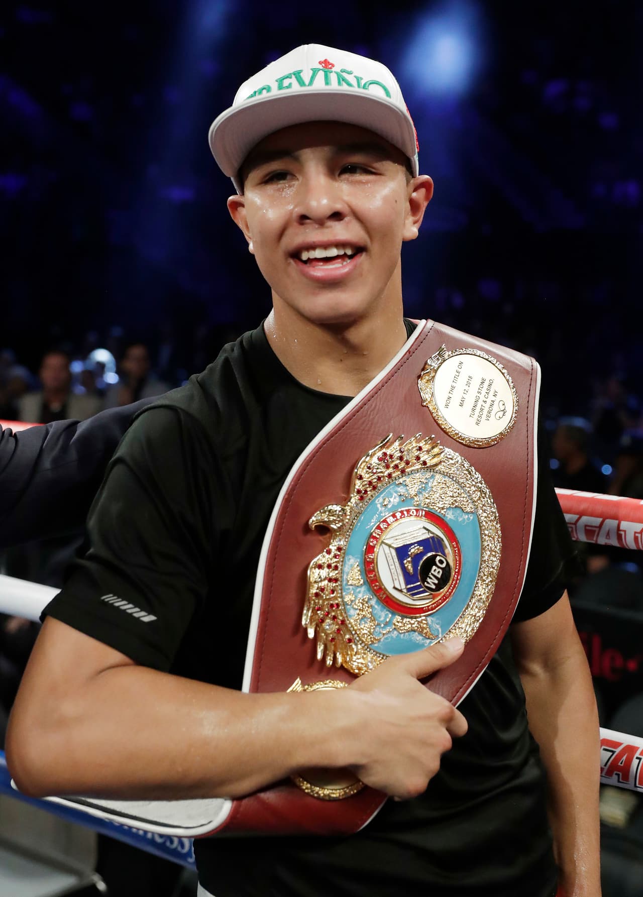 <b>Jaime Munguía</b>
<br>Peleador con 35 peleas en su haber y todas ellas las ha ganado. De estos triunfos, 28 llegaron por nocaut y 7 por decisión unánime.