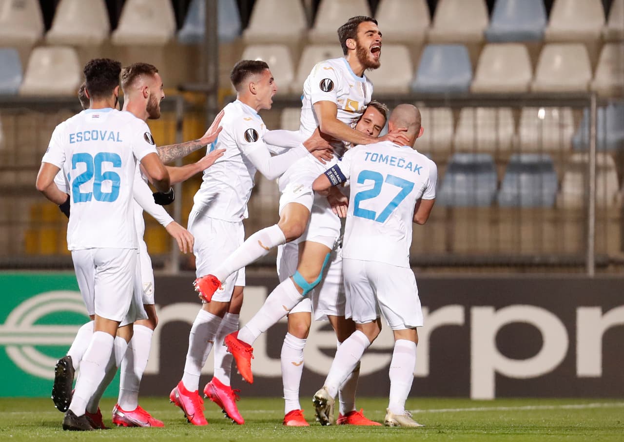 Sufre el Napoli pero termina ganando el partido ante Rijeka. Robert Muric abrió el marcador, pero los napolitanos no se quedaron atrás y con goles de Diego Demme y FIlip Braut, los de Gatusso ganan y llegan a seis unidades dentro del Grupo F de la Europa League.
