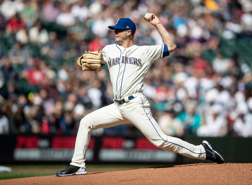 El encargado de abrir el juego por Seattle fue Wade LeBlanc (1-0). Lanzó 5.1 innings, permitió siete hits, un jonrón, seis carreras, y caminó a tres pero se adjudicó la victoria.