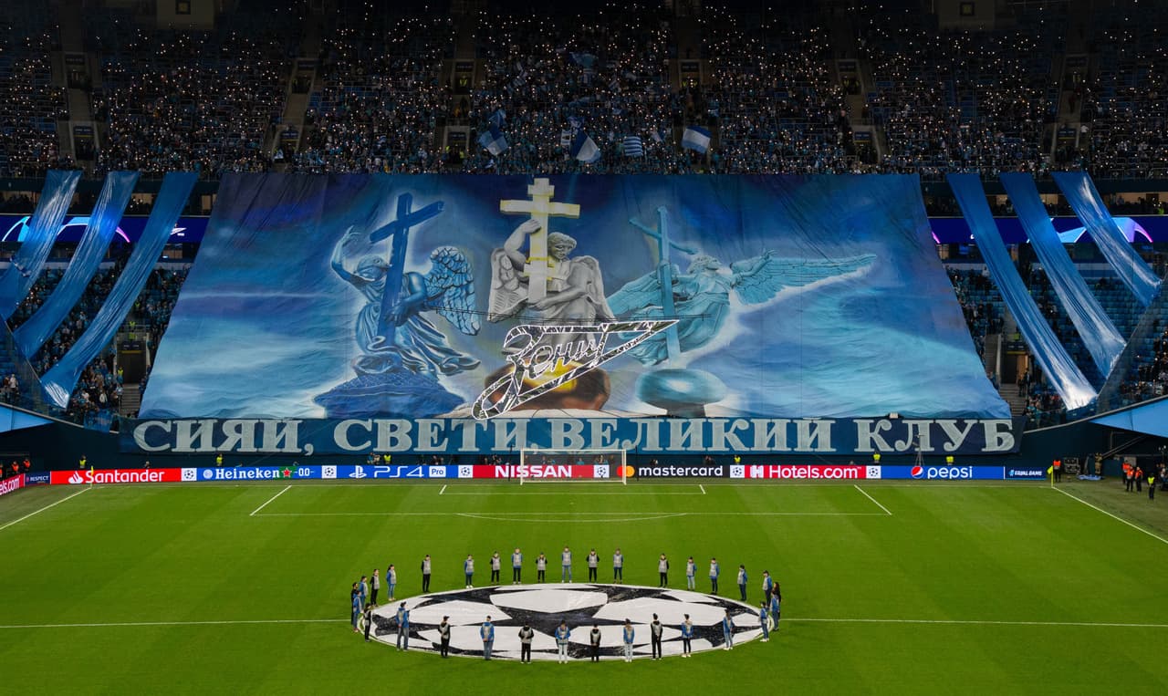FC Zenit St. Petersbourg se lució este año durante sus tifos presentados.