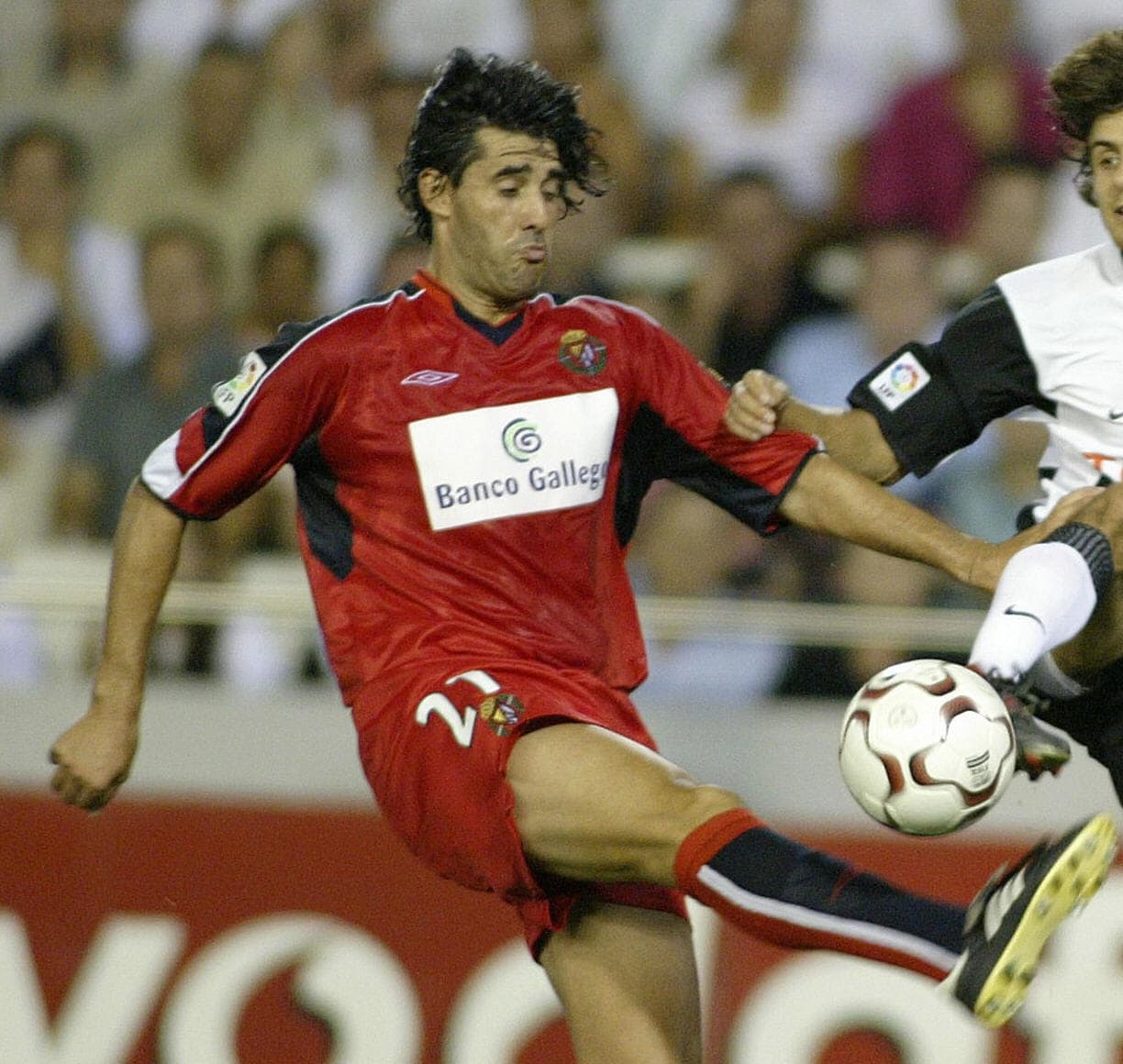 El jugador español Jose Luis Pérez Caminero fue capturado luego de llevar dinero procedente de actividades ilícitas, en un crímen conocido como blanqueo de capitales. Aún prosigue el caso conrtra el exjugador de Valladolid y Atlético de Madrid.