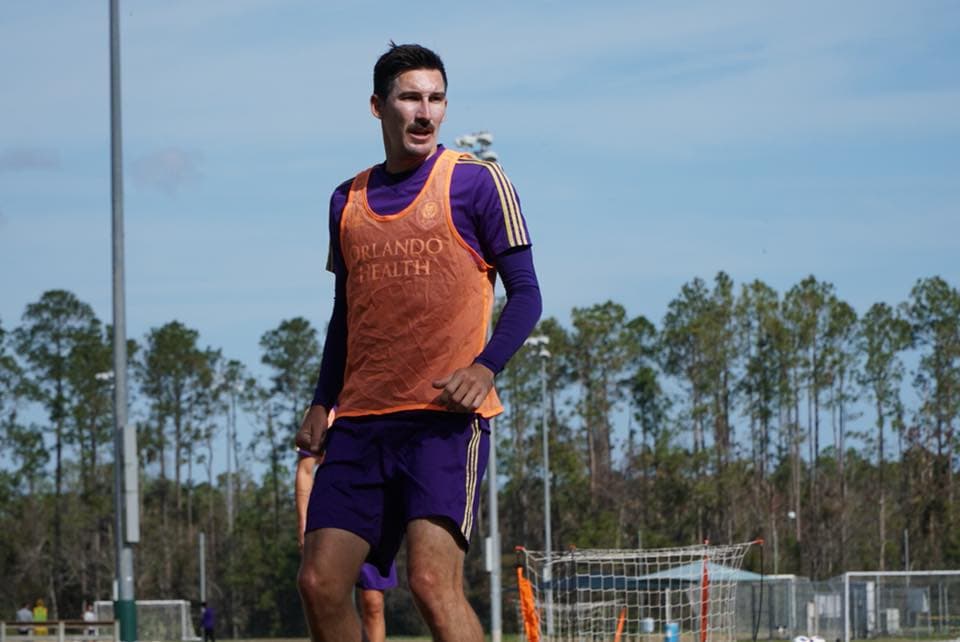 Tras estar suspendido en los dos primeros partidos, Kljestan está listo para debutar con su nueva camiseta en 2018.