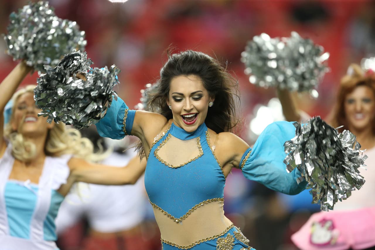 Las bellas porristas de la NFL siguen demostrándonos sus disfraces en esta época de Halloween. ¡Chécalos!
