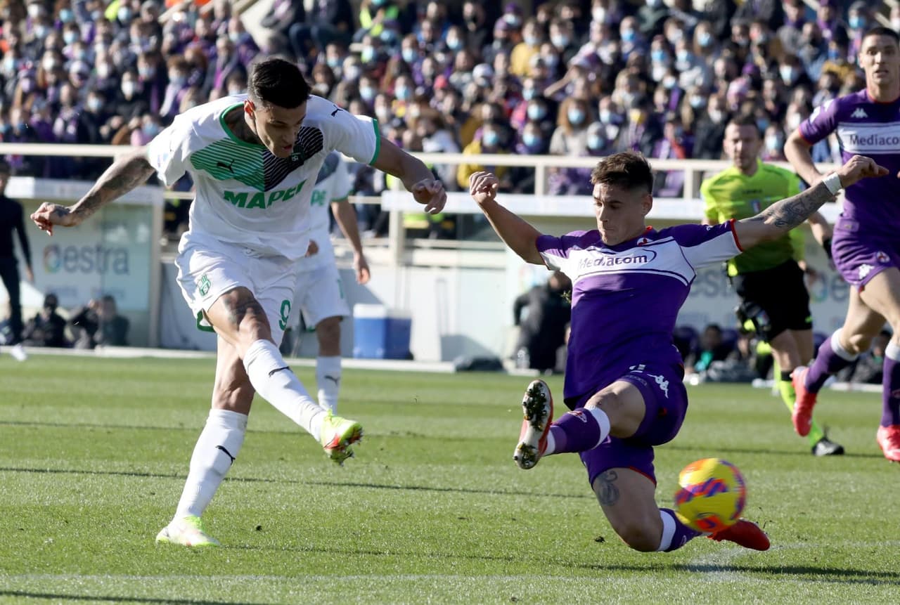 Fiorentina y Sassuolo empataron 2-2 en la J18 de la Serie A. Con este resultado, la Fiore se coloca en la sexta posición de la tabla y clasificar por encima de la Juventus.