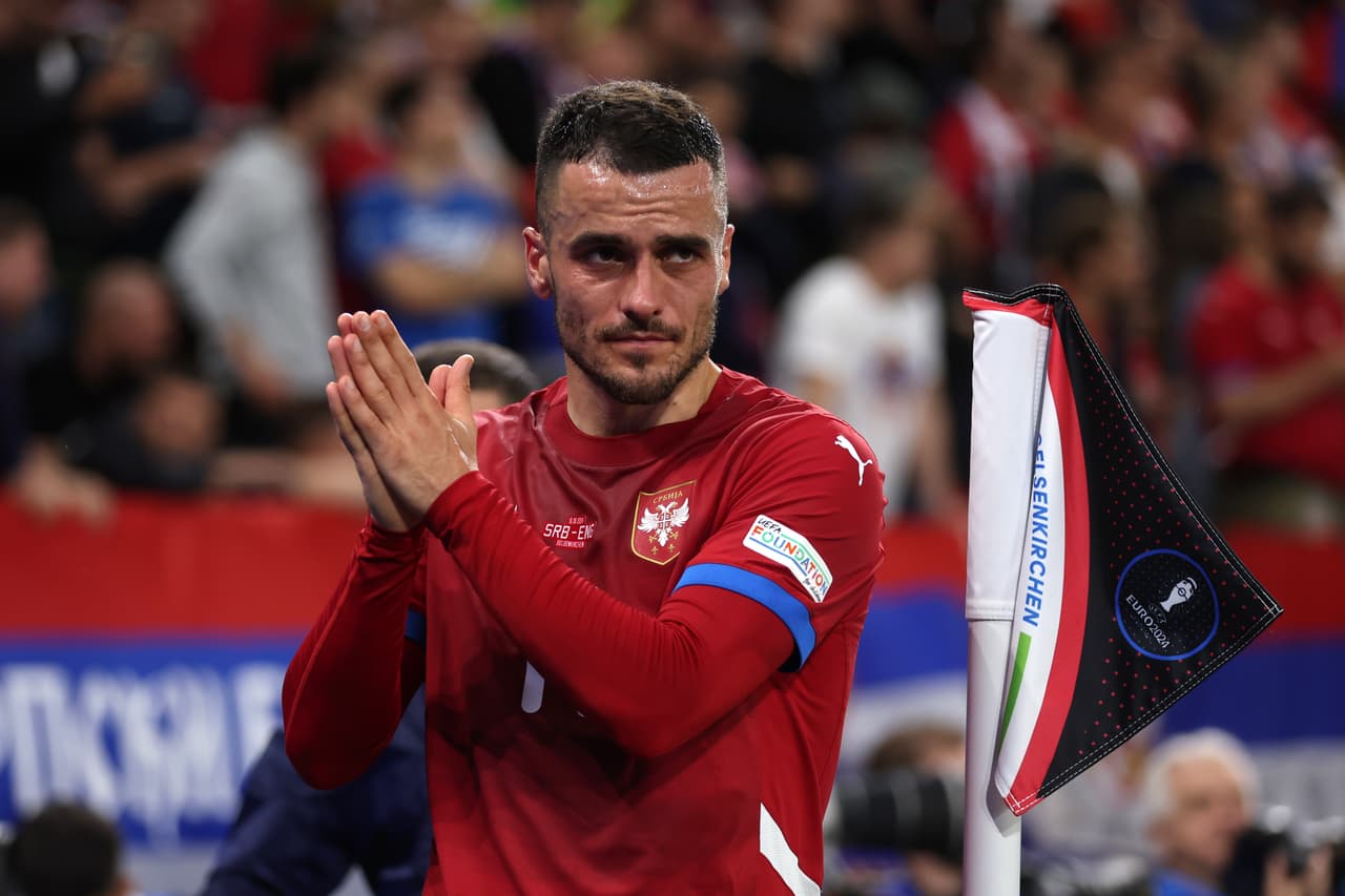 Filip Kostic queda fuera de la Eurocopa 2024 en Serbia por lesión de rodilla