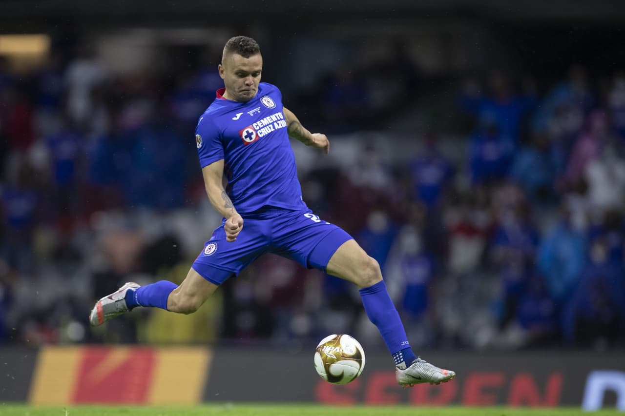 El pase fue excelente para el goleador azul.