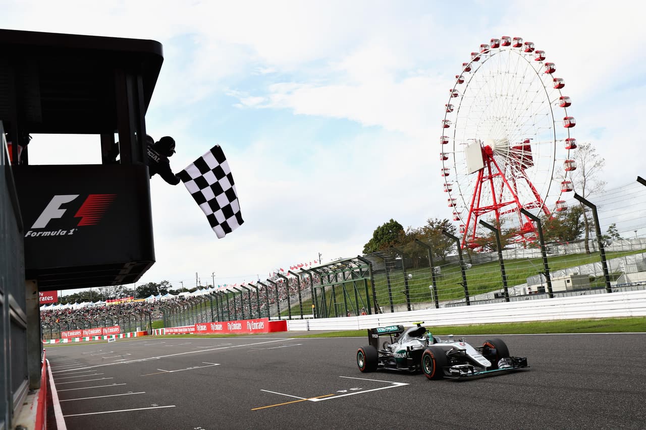 Rosberg logró su primera victoria en Suzuka, la vigésima tercera de su carrera y la novena de la presente temporada, y suma 313 puntos en el Mundial.