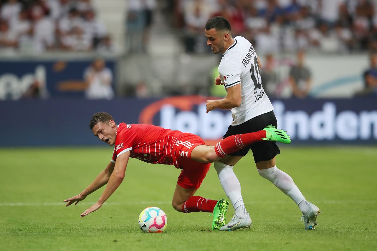 Bayern Munich no tuvo compasión y apaleó al Eintacht Frankfut ante su afición en el arranque de la Bundesliga.