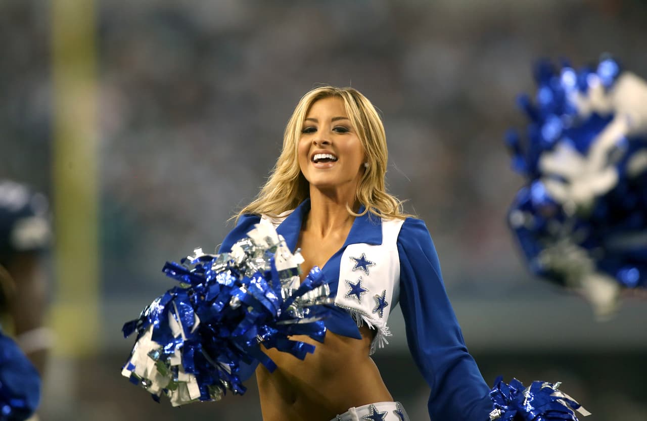 Las cheerleaders de los Dallas Cowboys cautivaron en Día del Pavo, Checa lo mejor de ellas.