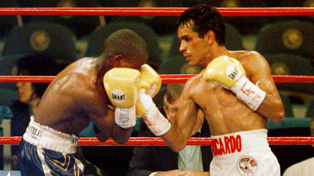 Ricardo López | El ‘Finito’ no conoció la derrota: 51 victorias (38 KO’s) y un empate. El campeón mundial minimosca, nacido en Tacubaya, defendió el título en 22 ocasiones. Finalmente se retiró en 2001.