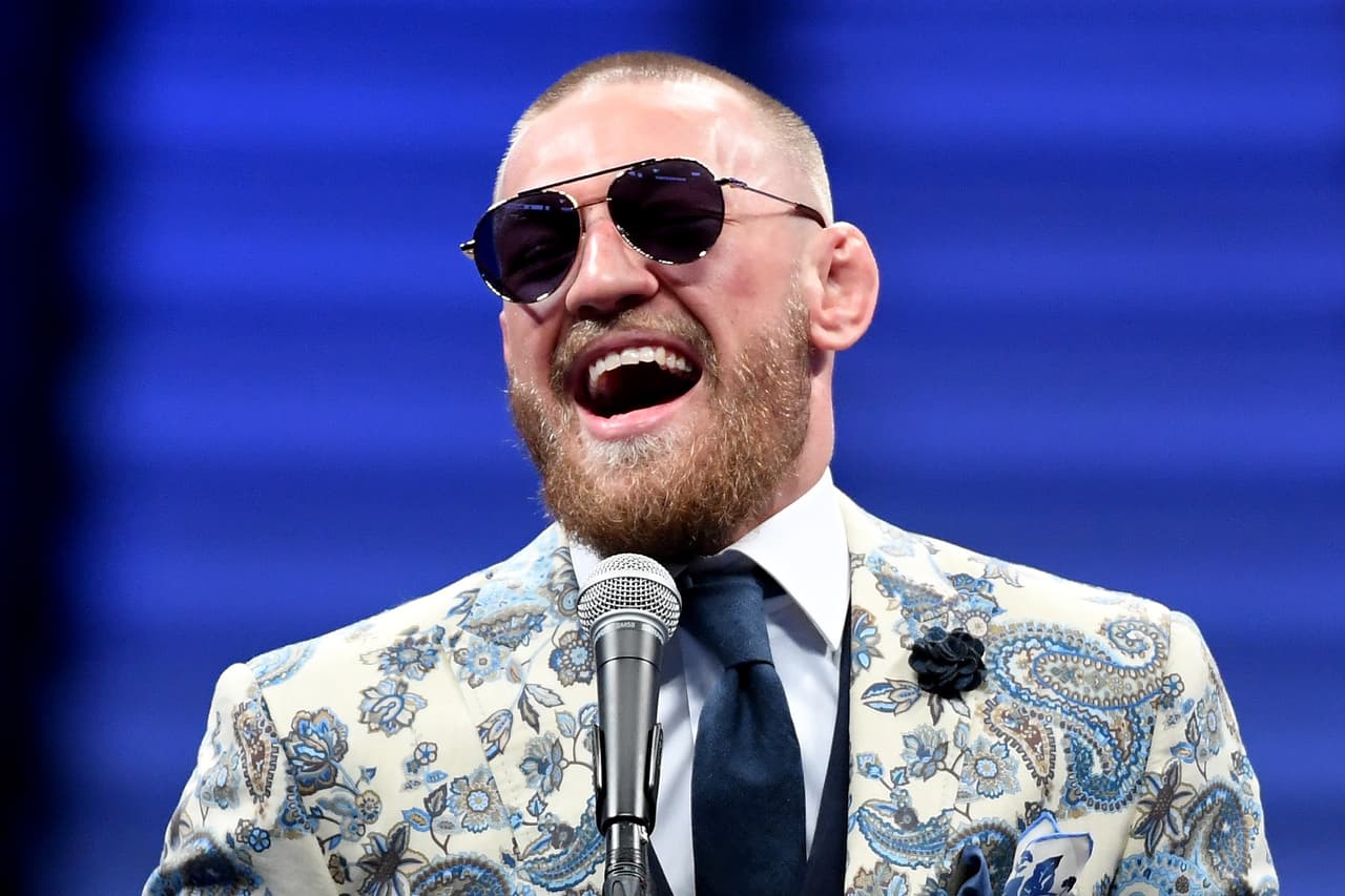 Conor McGregor se burla de Floyd Mayweather Jr. llamándolo "hijo".