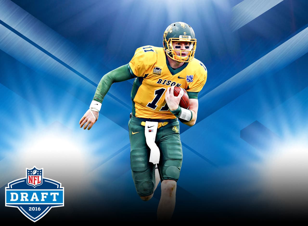 3.- Escuela pequeña, gran estatura: El QB Carson Wentz de North Dakota State tiene la oportunidad se convertirse en el tercer jugador de una universidad que no es de primera división o del FBS desde el Draft común con la AFL en 1967 en ser elegido #1 global, uniéndose a Terry Bradshaw (Louisiana Tech, 1970) y Ed "Too Tall" Jones (Tennessee State, 1974).