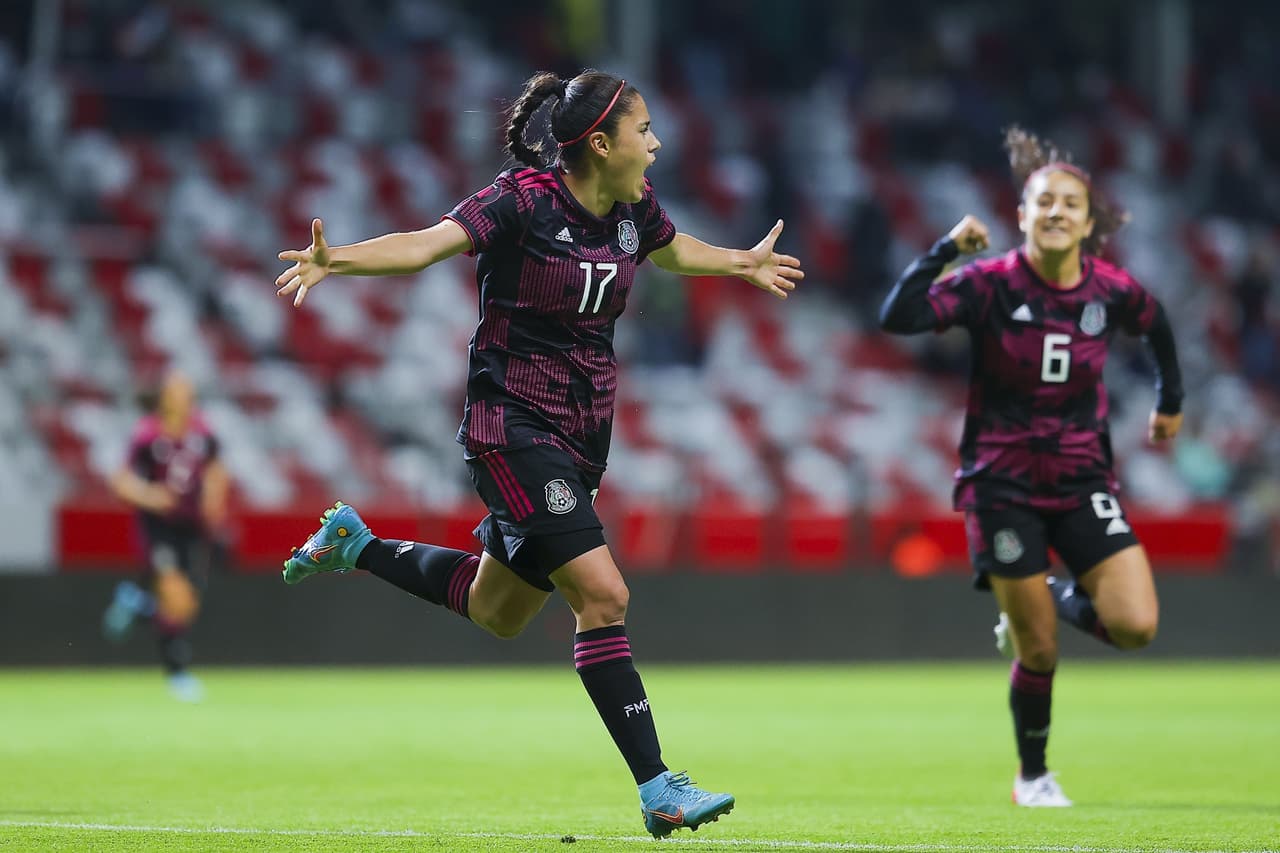 Lizbeth Ovalle abrió el marcador a los 13 minutos.