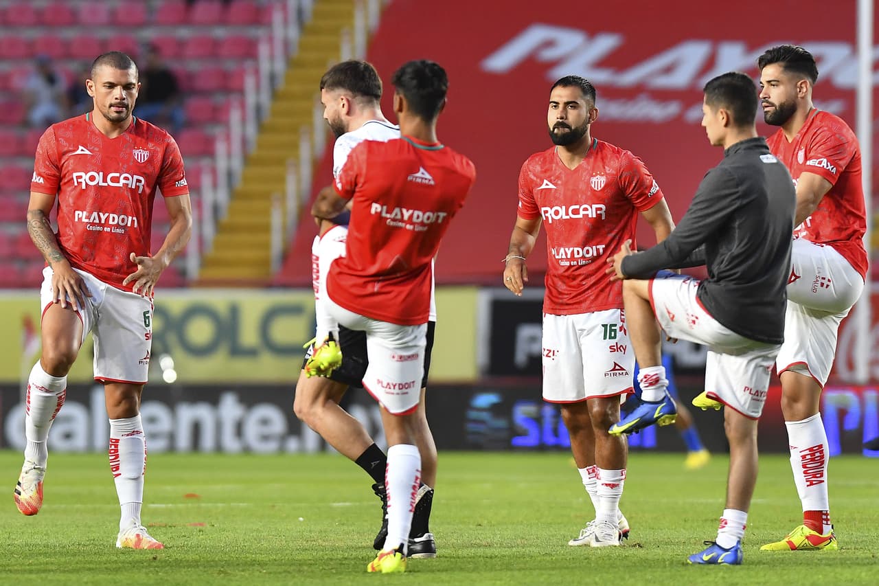 Con goles de Rodrigo Aguirre y Ponchito González, Monterrey vino de atrás para vencer 1-2 al Necaxa y treparse de forma momentánea en la cima del Apertura 2022.