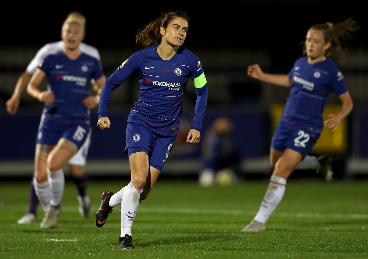 KINGSTON UPON THAMES, ENGLAND - OCTOBER 17: Karen Carney of Chelsea Women celebrates after scoring her team's first goal during the UEFA Women's Champions League Round of 16 1st Leg match between Chelsea Women and Fiorentina Women at The Cherry Red Records Stadium on October 17, 2018 in Kingston upon Thames, England. (Photo by Naomi Baker/Getty Images)